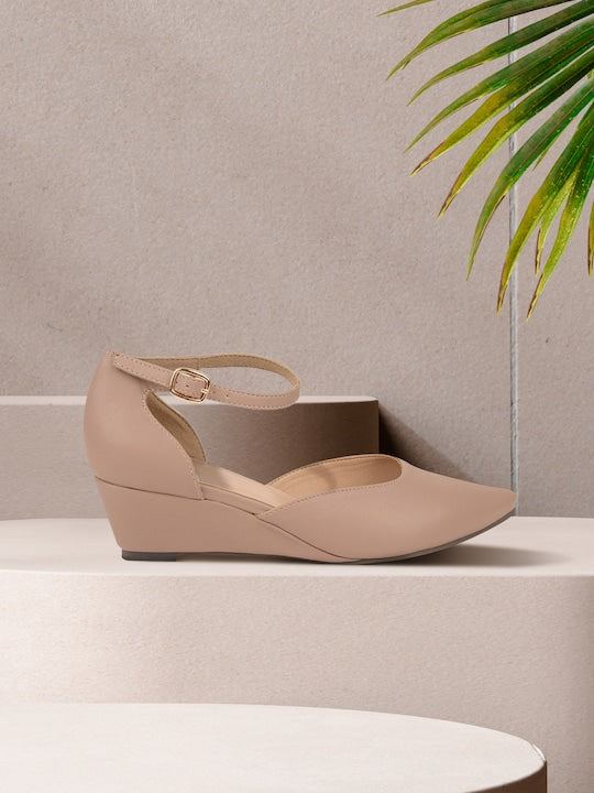 Rocia By Regal Nude Women Closed Toe Wedges