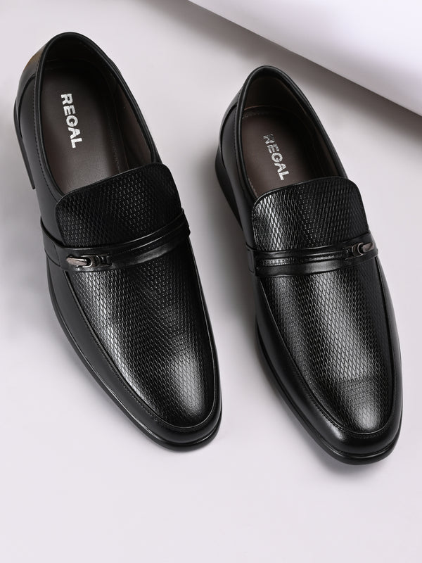 Regal Black Men Textured Leather Formal Shoes