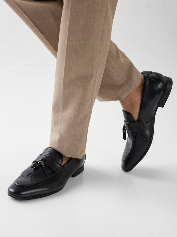 Regal Black Men Textured Leather Tasseled Formal Slip Ons