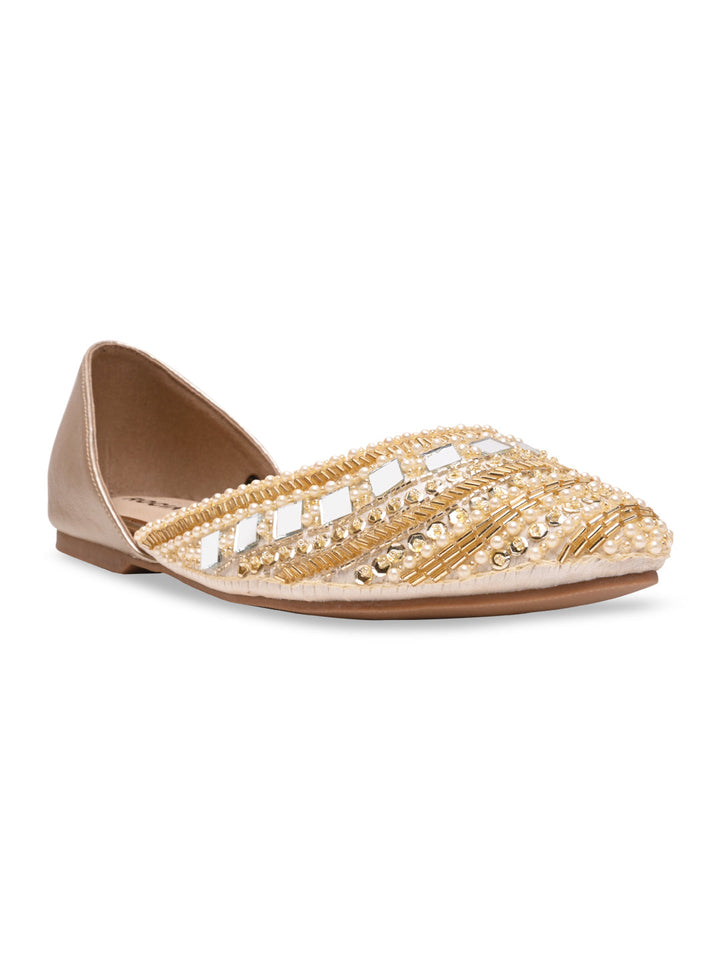 Rocia By Regal Gold Women Embroidered Mojaris