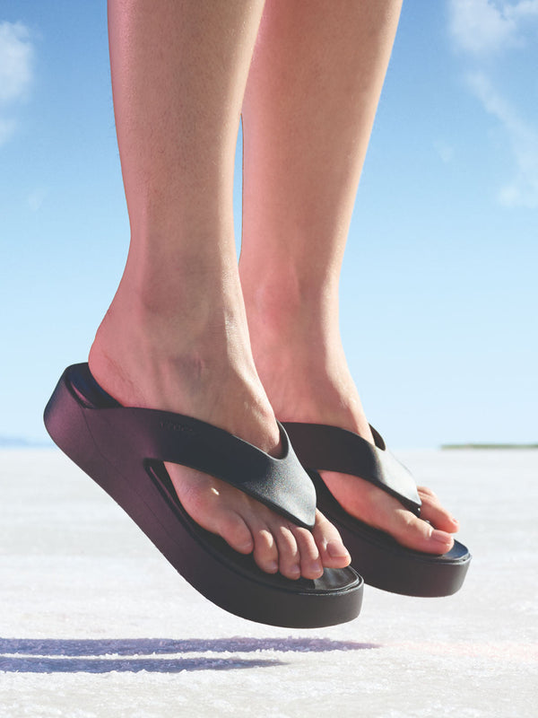 Crocs Black Women Getaway Platform Flip